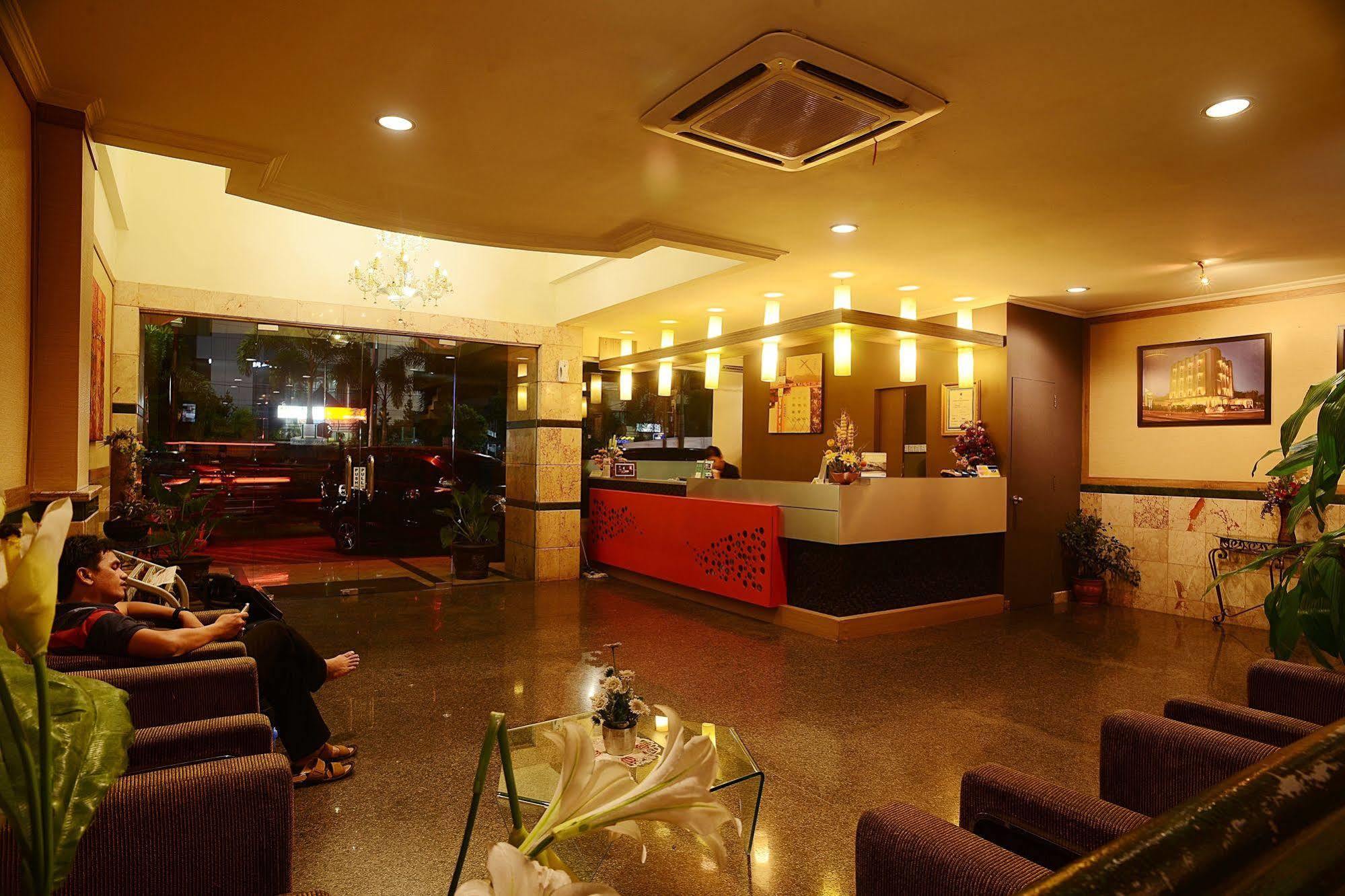 Hotel Anugerah Palimbão Exterior foto