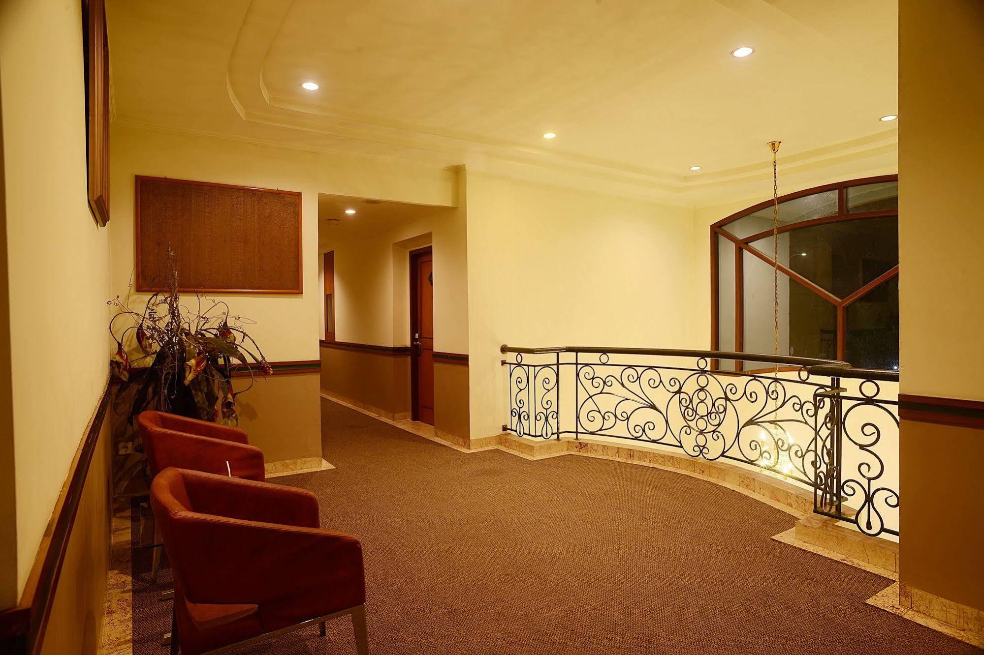 Hotel Anugerah Palimbão Exterior foto